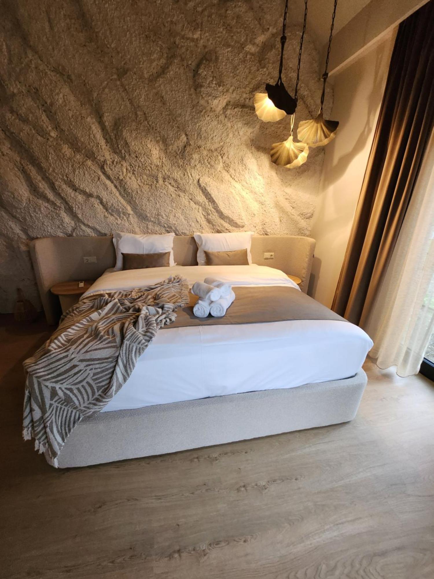 Hotel The Berg'S 10 Ocna Mures Esterno foto